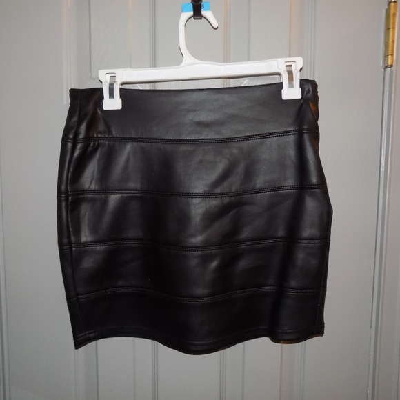 Forever 21 Dresses & Skirts - Forever 21 Pleather Skirt